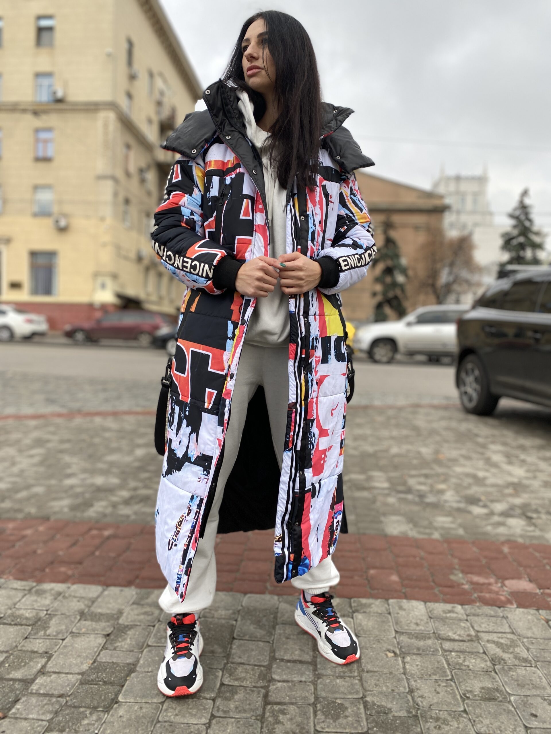 Довге зимове пальто куртка прямого крою з капюшоном