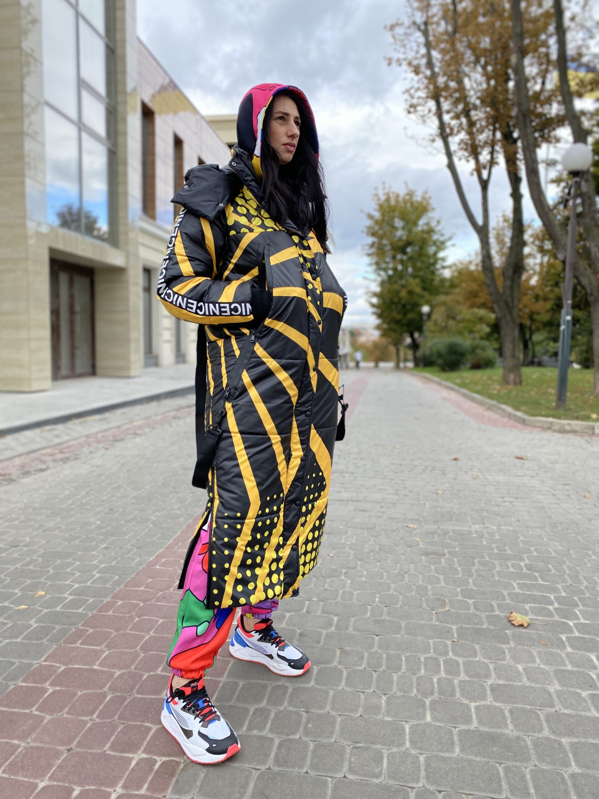 Довге зимове пальто куртка прямого крою з капюшоном