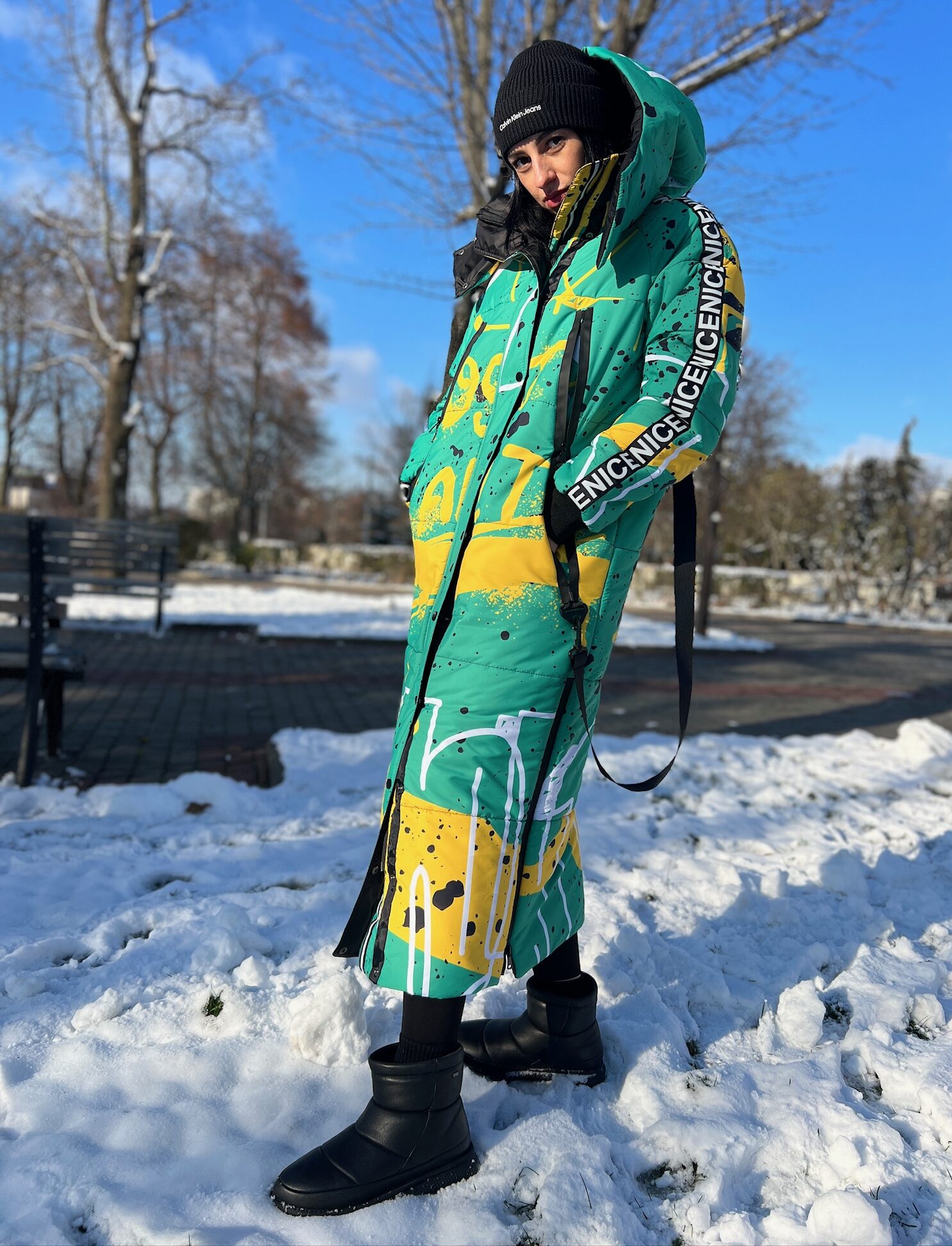 Довге зимове пальто куртка прямого крою з капюшоном, зелене