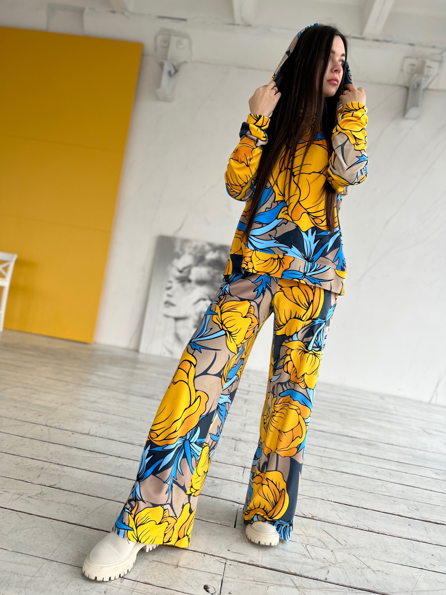 Велюровий жіночий костюм, весна/осінь