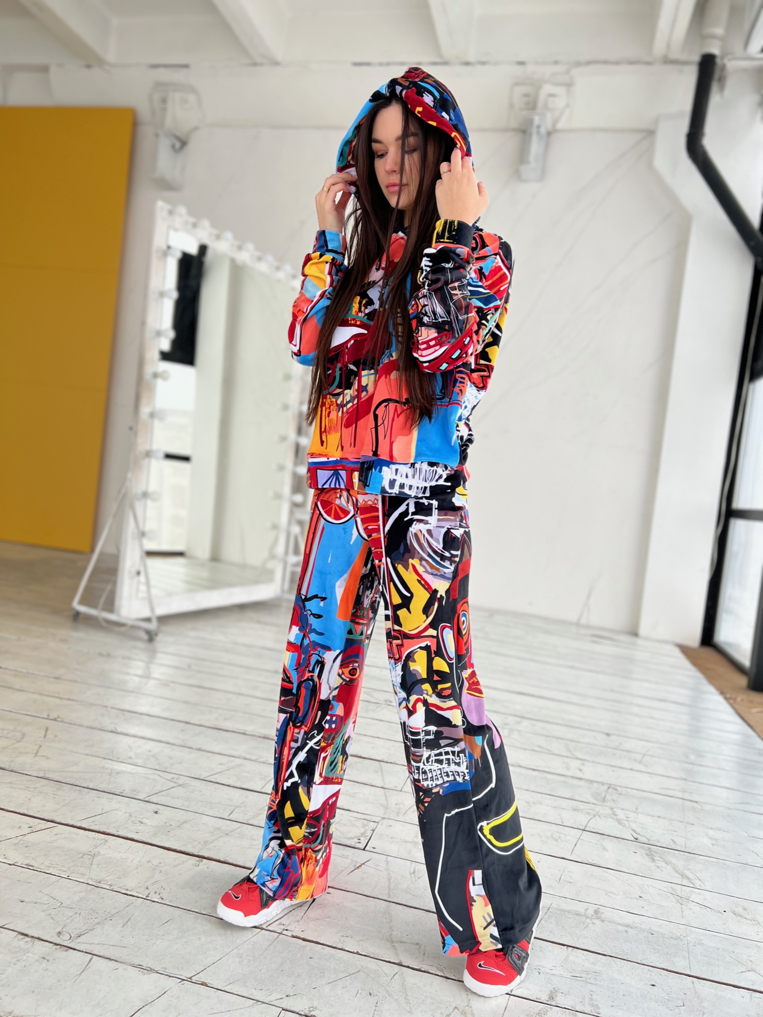 Велюровий жіночий костюм, весна/осінь