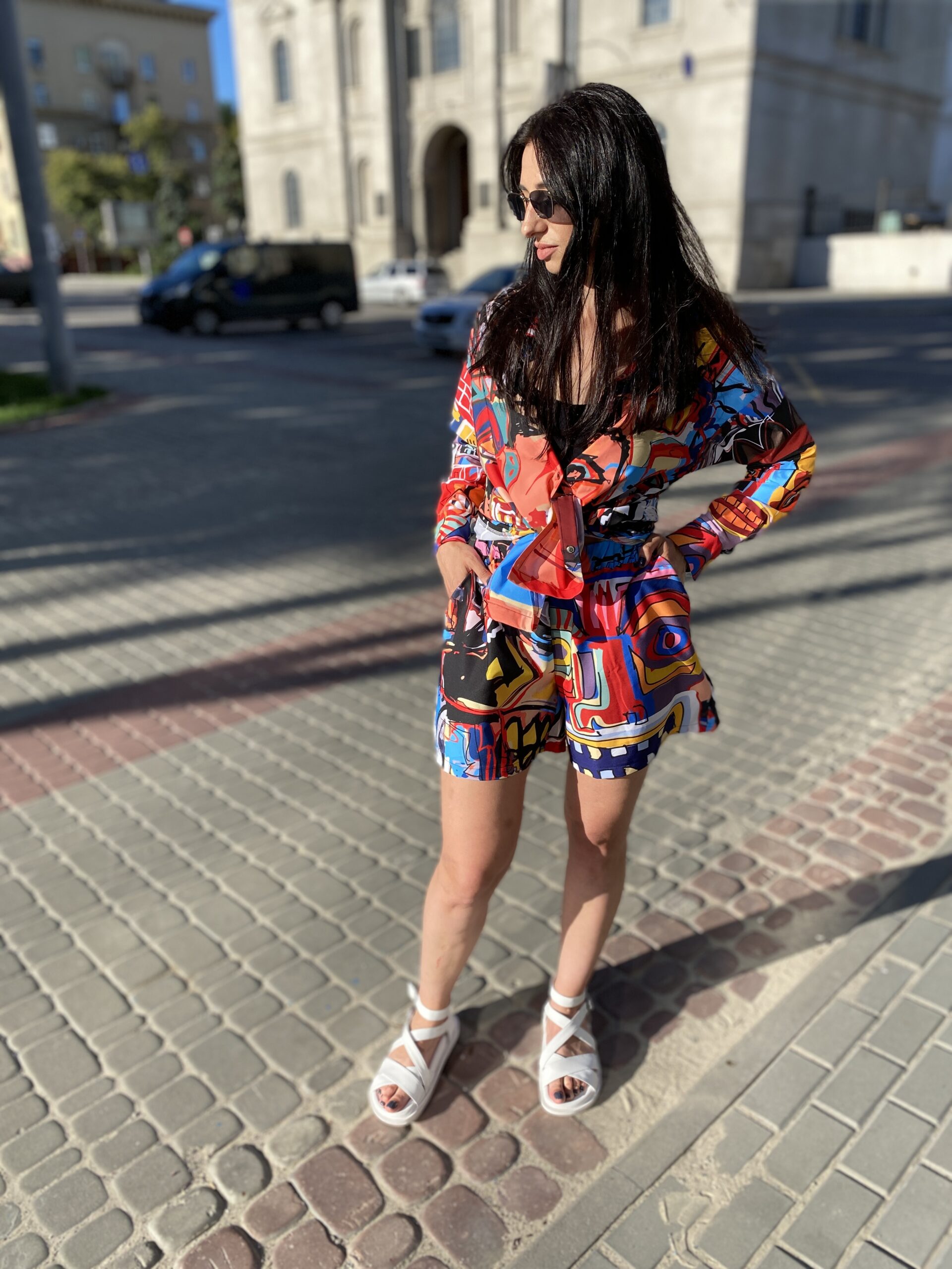 Жіночий костюм з шортами та сорочкою, принтований