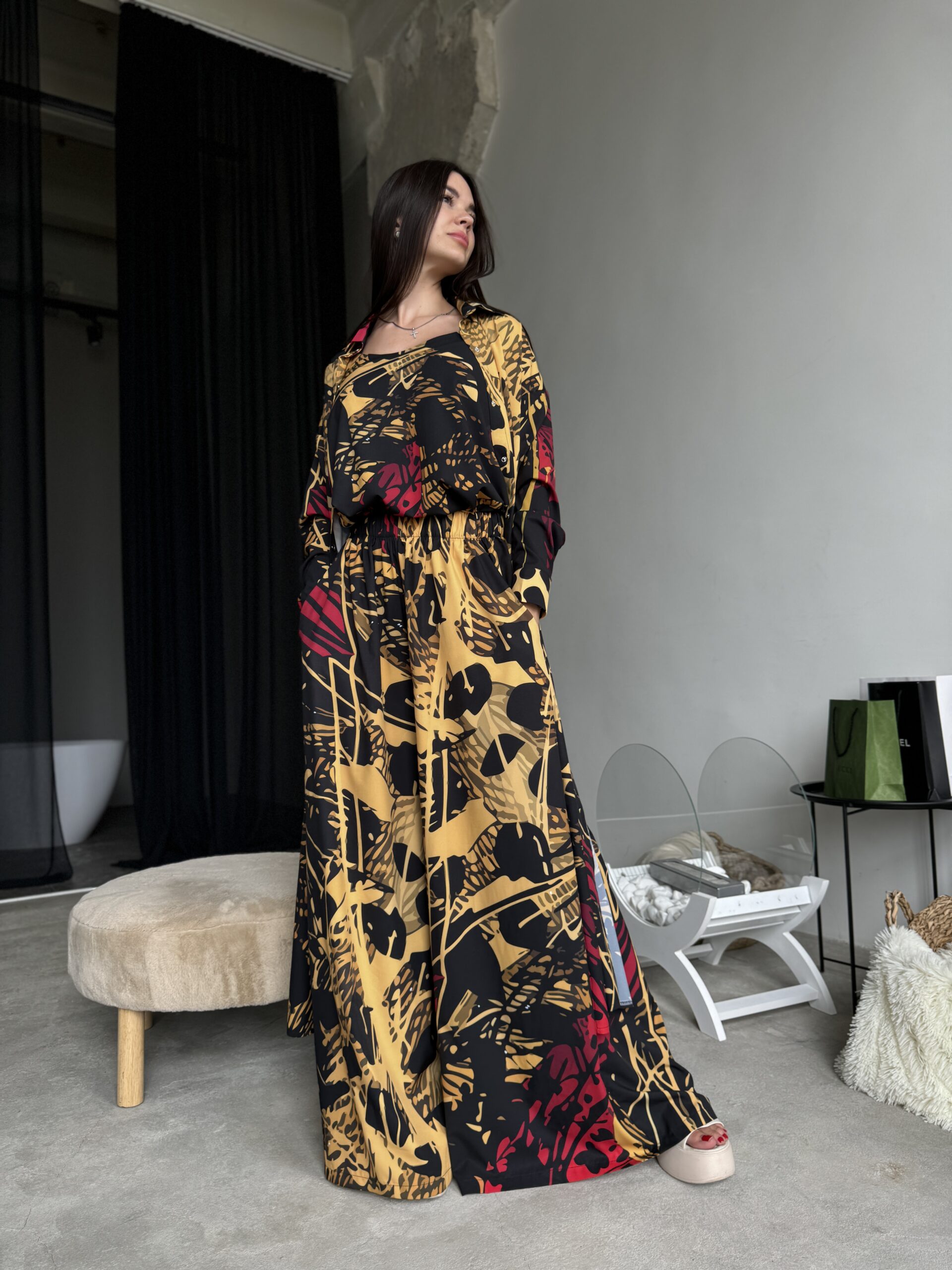 Нарядний жіночий костюм, леопардовий принт