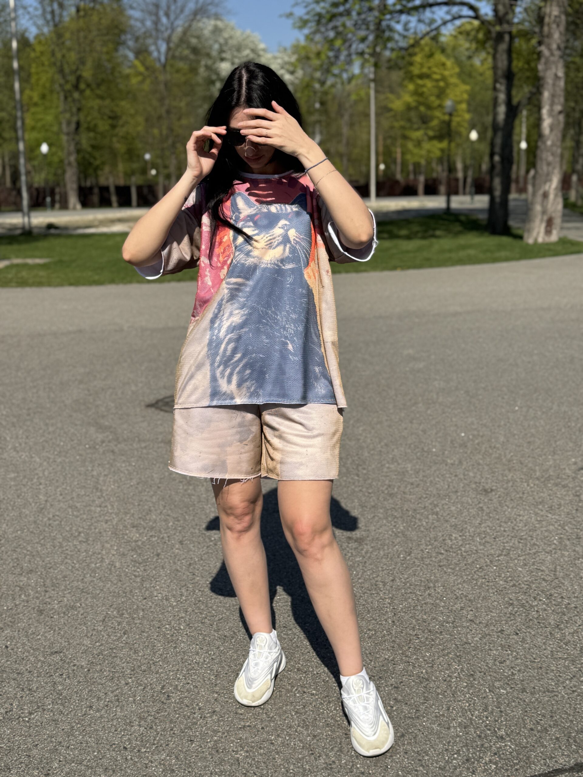 Жіночий костюм, шорти із футболкою, з котом