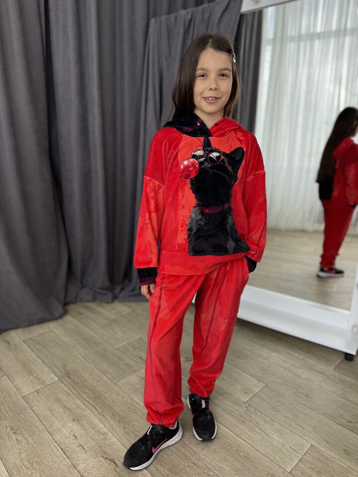 Дитячий червоний велюровий костюм із котом, на хлопчика або дівчинку
