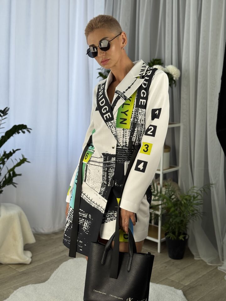 Сукня-жакет, приталена, асиметричного крою, біла