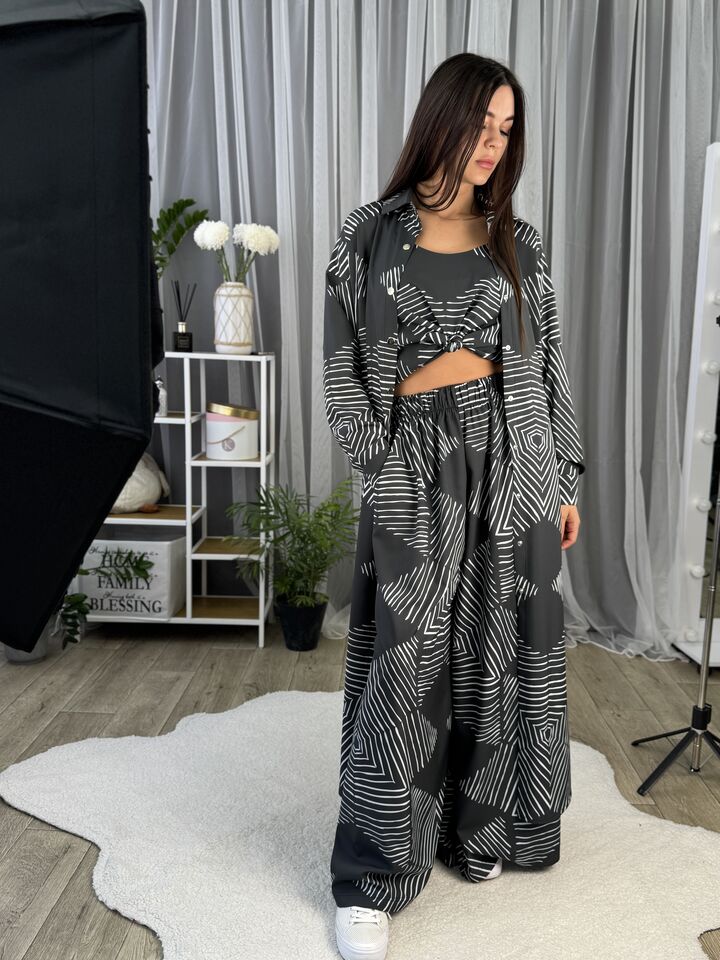 Сірий жіночий костюм, майка штани палаццо та сорочка