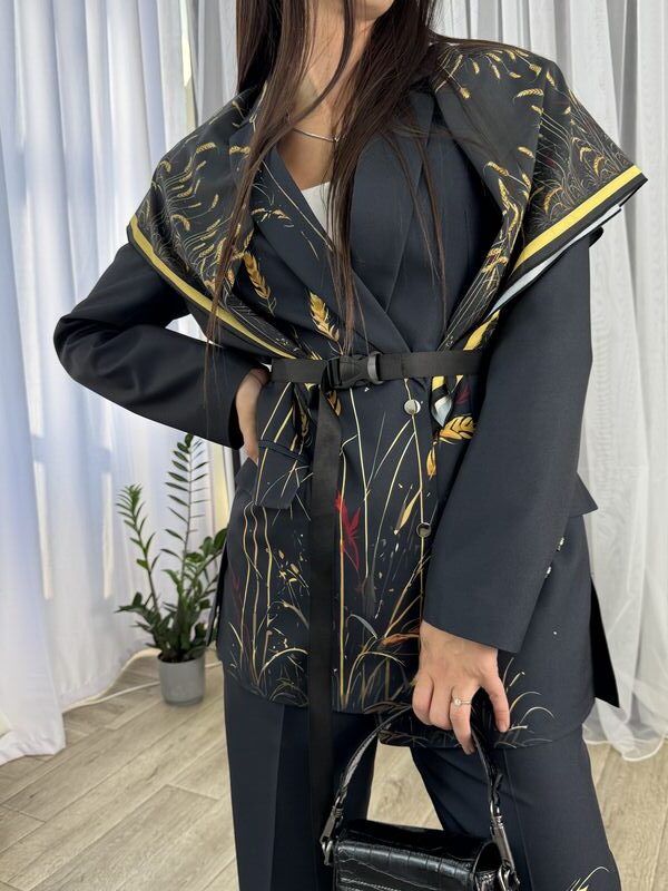 Жіночий жакет оверсайз, чорний із колосками