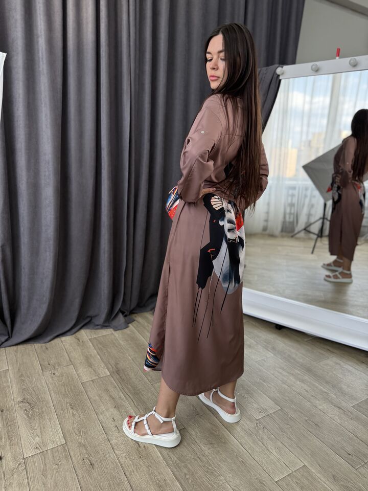 Сукня – сорочка, довга із поясом, із поясом коричнева