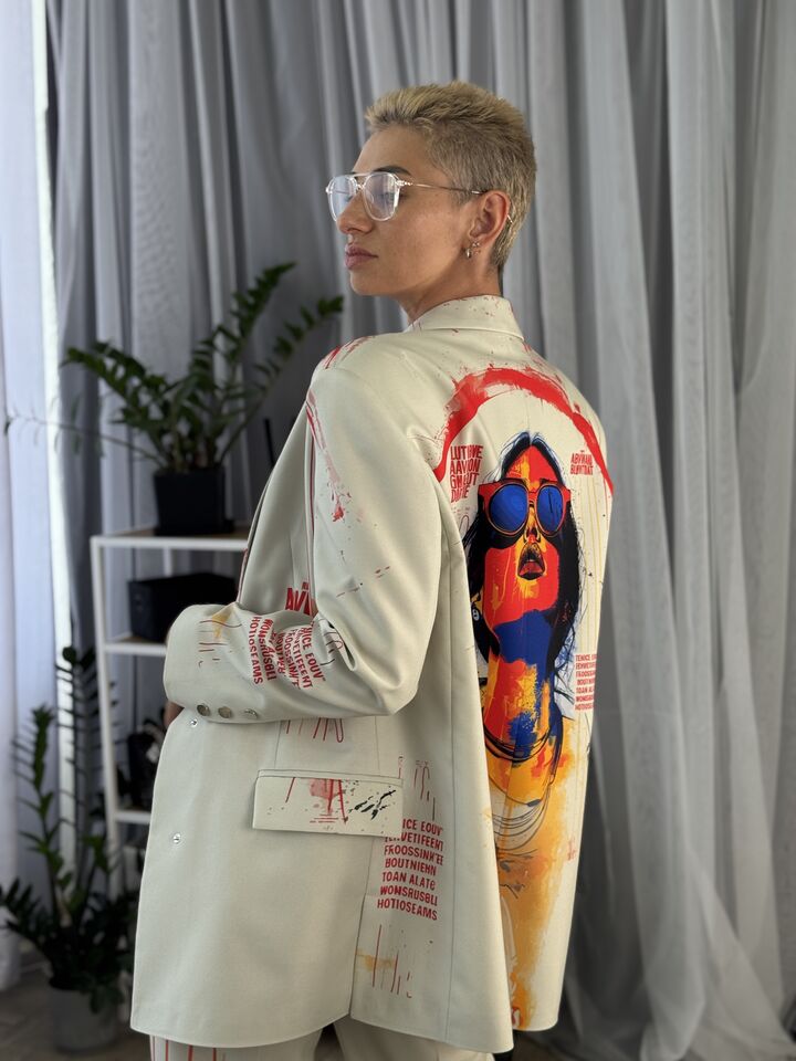 Жіночий жакет, оверсайз, бежевий із принтом