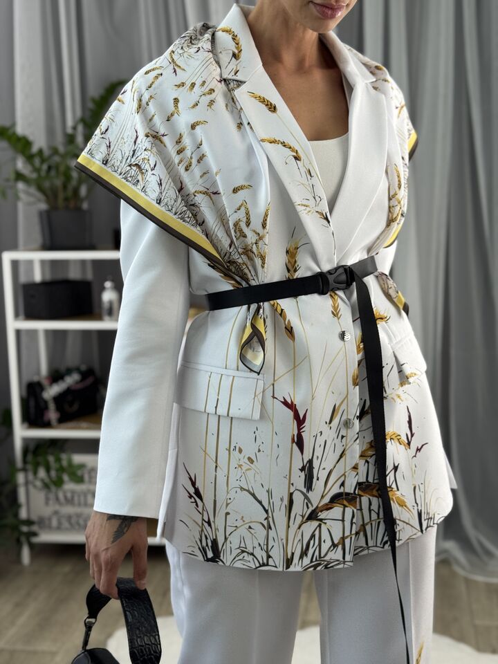 Жіночий жакет, оверсайз, білий із колосками