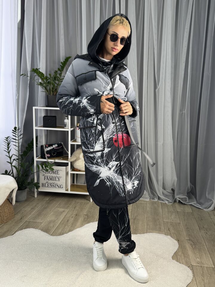 Жіночий плащ осінь/весна, чорний з принтом