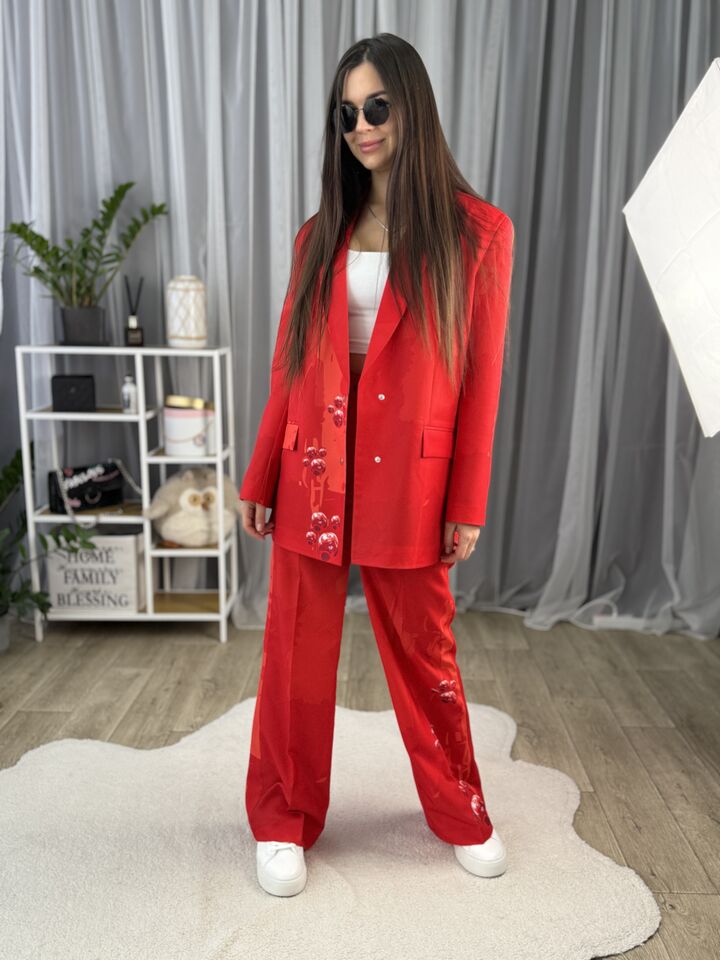 Жіночий брючний костюм червоний з котом