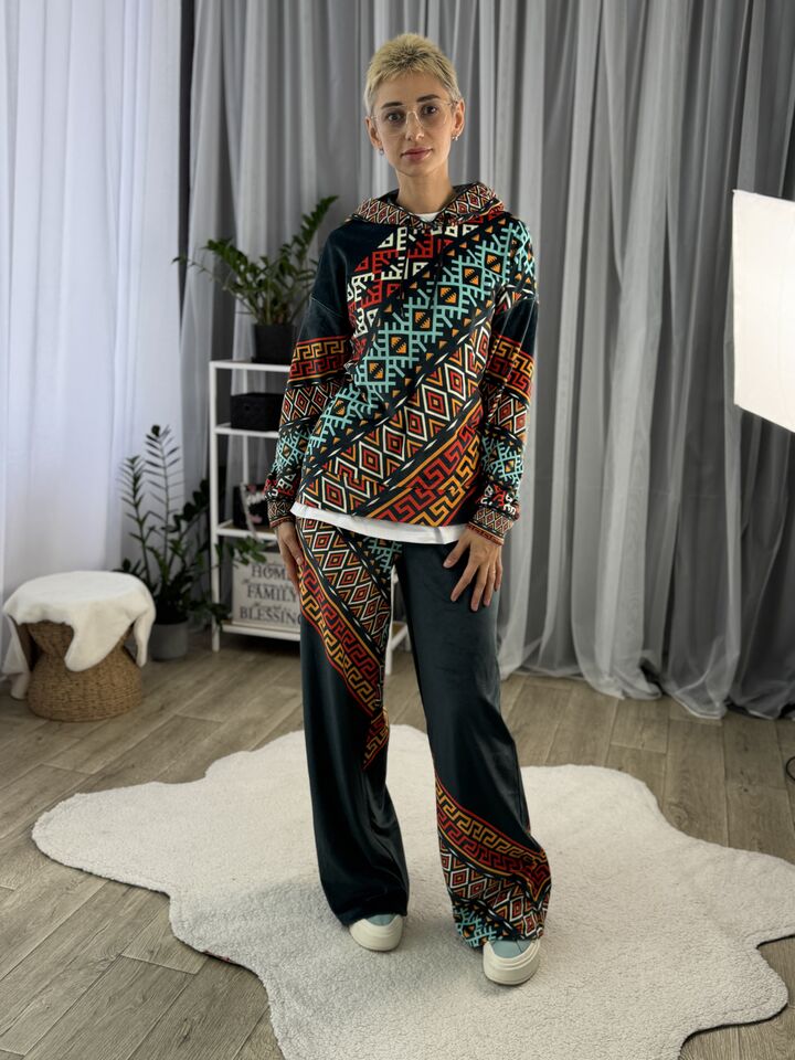 Велюровий жіночий костюм, весна/осінь, принт орнаменти