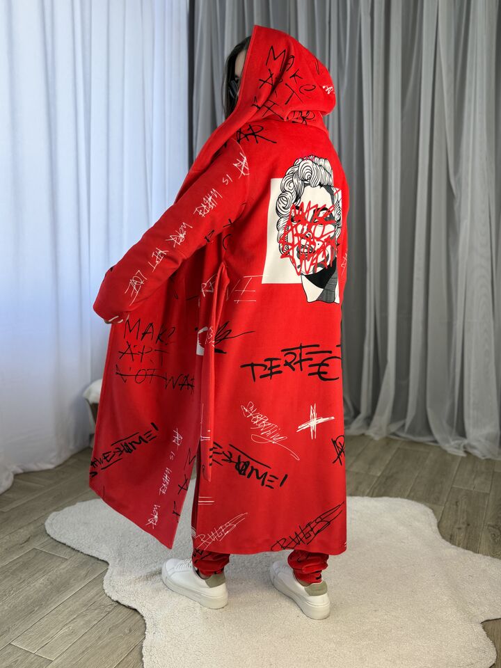 Велюрове пальто з капюшоном червоне