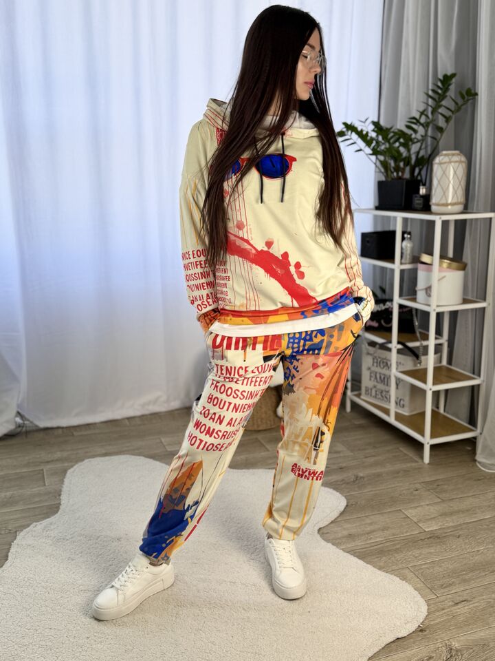 Велюровий жіночий костюм, весна/осінь