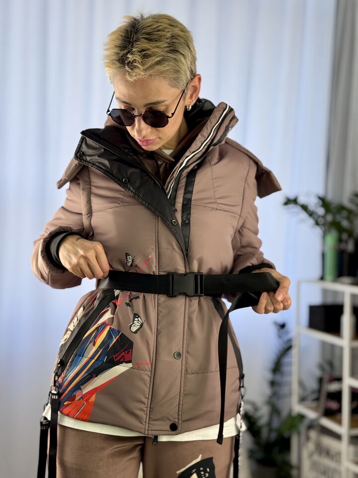 Коротка жіноча куртка-трансформер, єврозима,коричнева