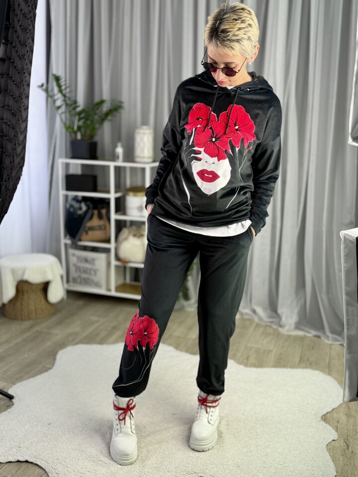 Велюровий жіночий костюм, весна/осінь