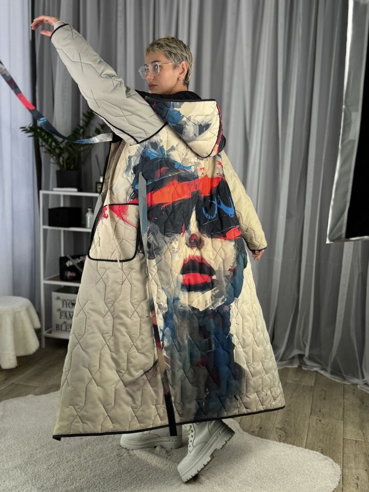 Жіноче стьобане двостороннє пальто, єврозима, бежевий принт