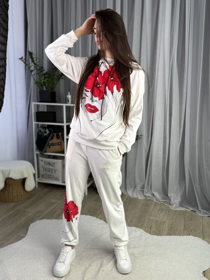 Велюровий жіночий костюм, весна/осінь