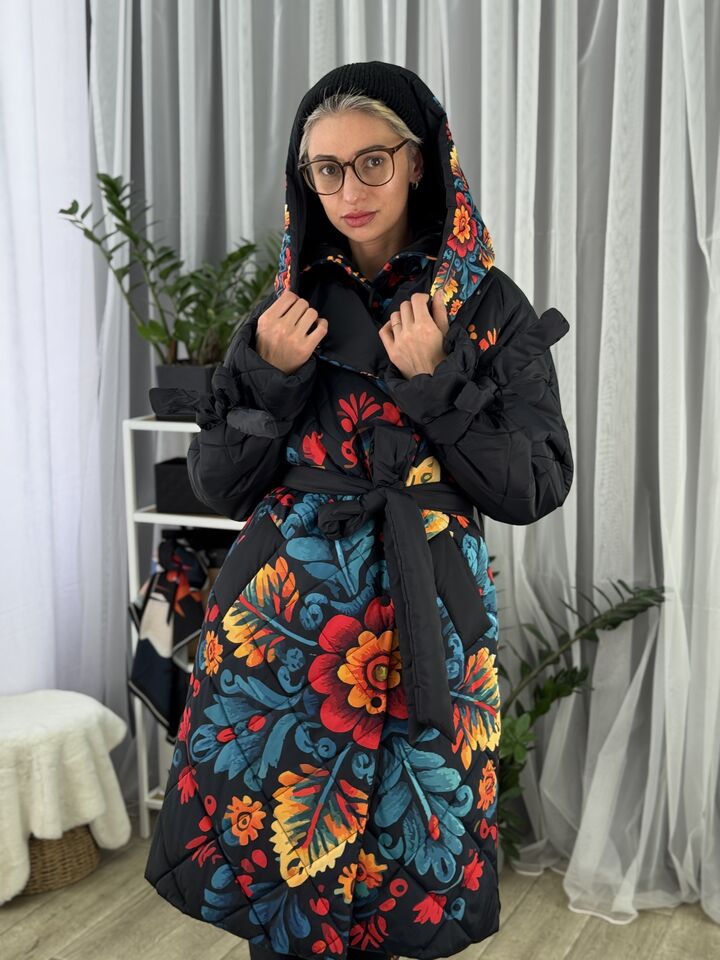 Жіноче зимове стьобане пальто, принт – петриківський розпис