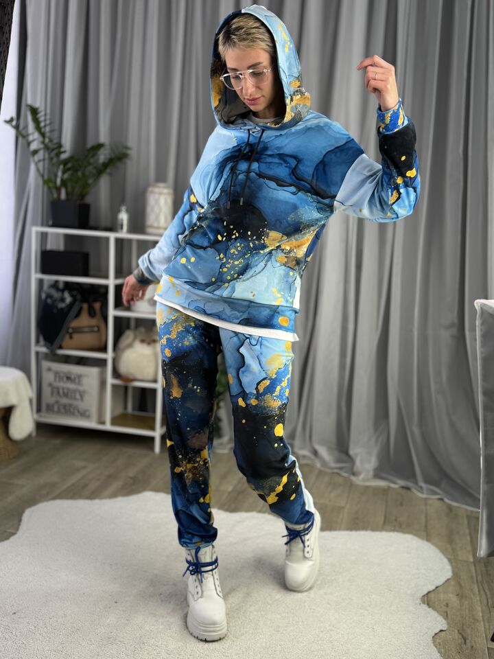 Велюровий жіночий костюм, весна/осінь