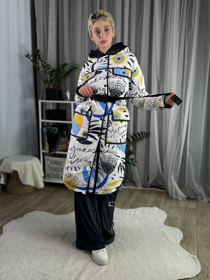 Жіночий плащ осінь/весна, націонльний принт