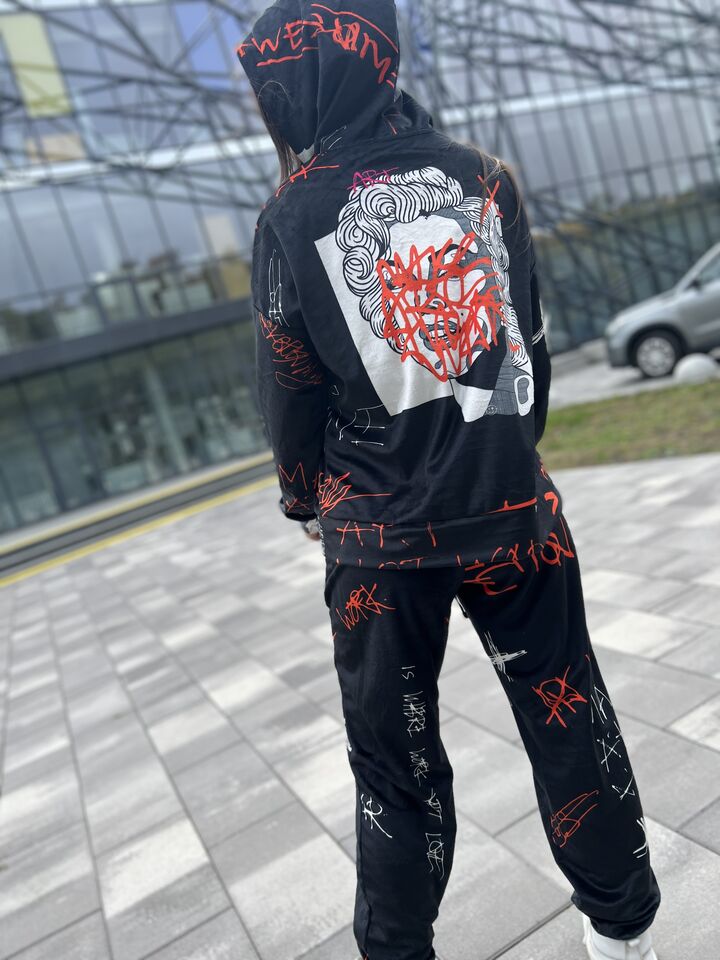 Велюровий жіночий костюм, сезон весна/осінь