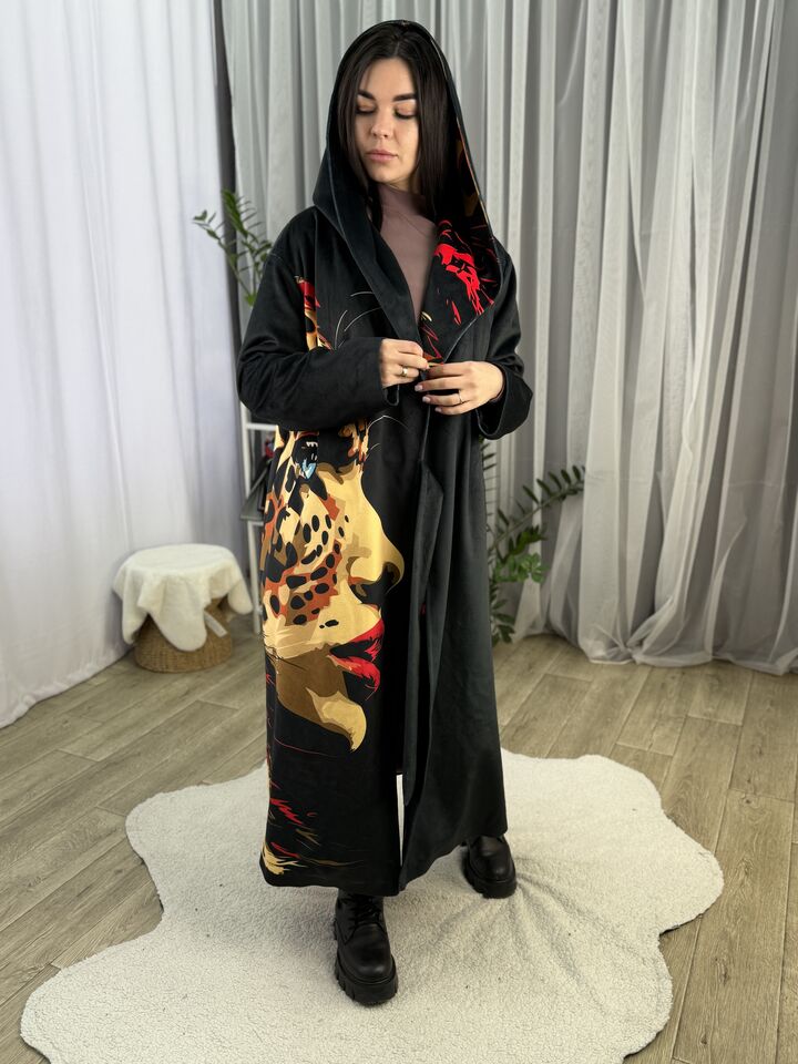 Велюрове пальто з капюшоном червоне