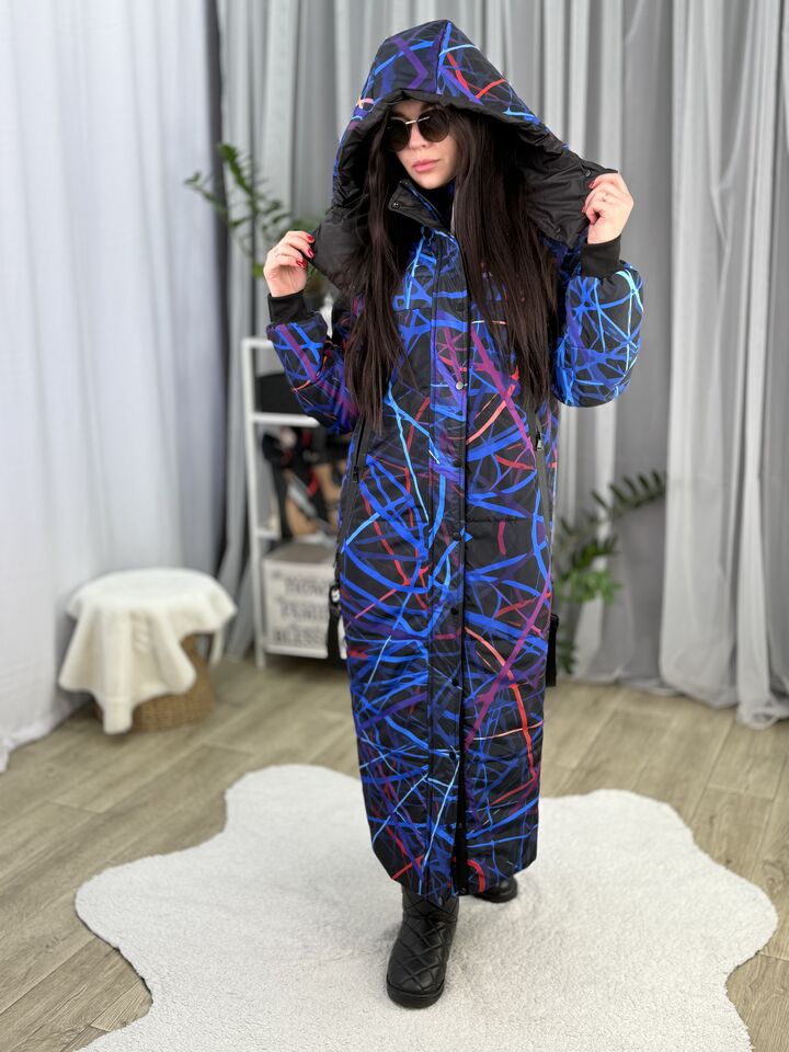 Довге зимове пальто куртка прямого крою з капюшоном